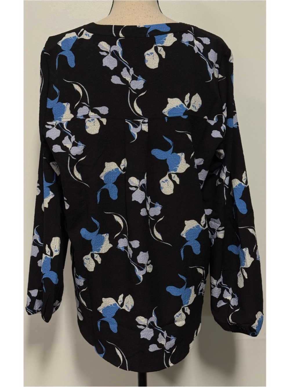 Nine West V-Neck Blouse Floral Black & White Size L - Picture 5 of 5